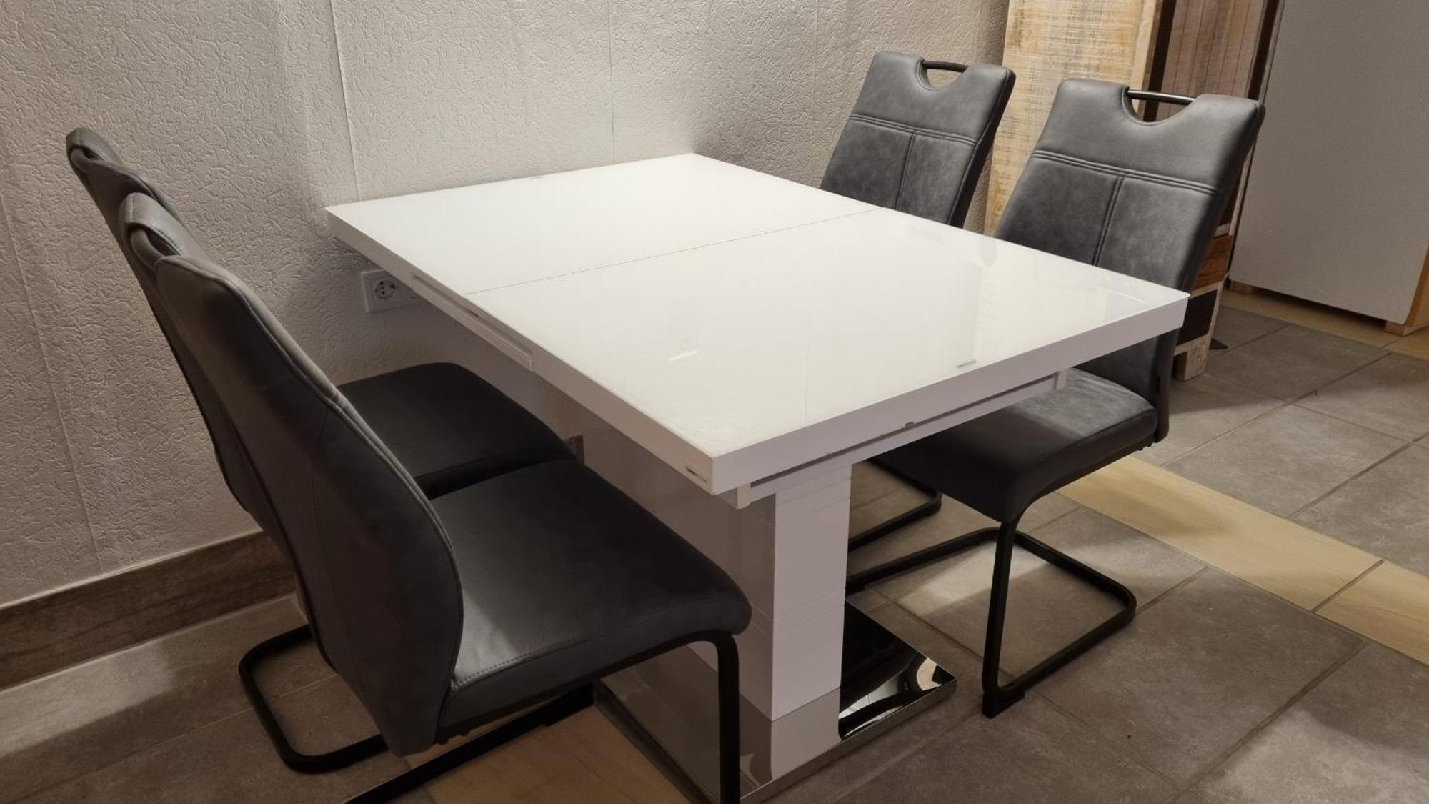 Modern Eingerichtete 3-Zi-Ferienwohnung Zu Vermieten Loffingen Bagian luar foto